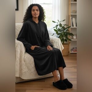 Elegant Black Hooded Lounge Robe